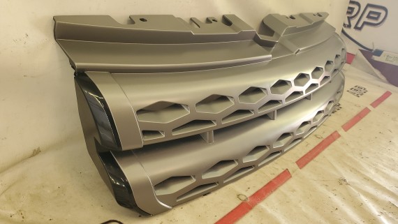 Решетка радиатора Land Rover Range Rover Evoque 1 L538 2011-2015