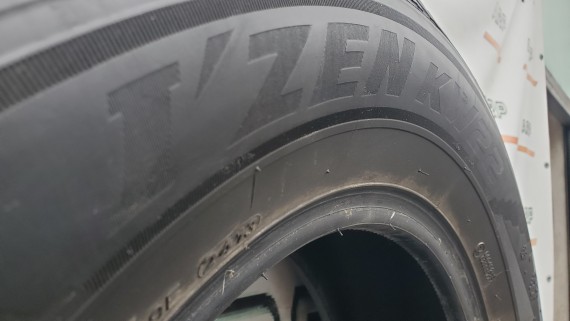 Резина зимняя KUMHO T*ZEN KW22 215 65 R16