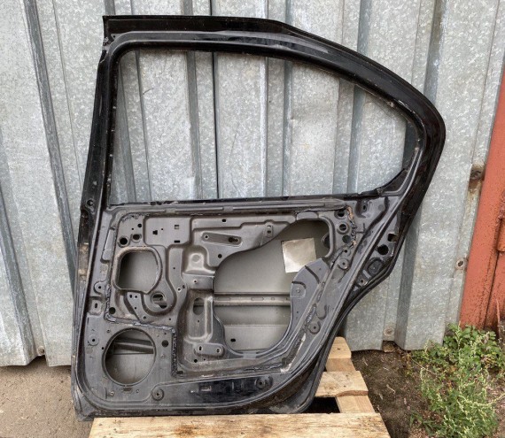 Дверь задняя правая Nissan Maxima Cefiro A33 1998-2003