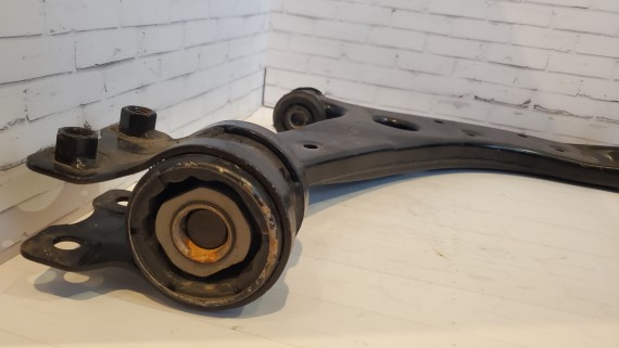 Рычаг передний правый Mazda 3 BK 2002-2009