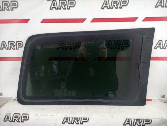 Стекло кузовное заднее левое Dodge Nitro 2006-2011