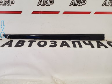 Молдинг передней правой двери Opel Astra H 2004-2014