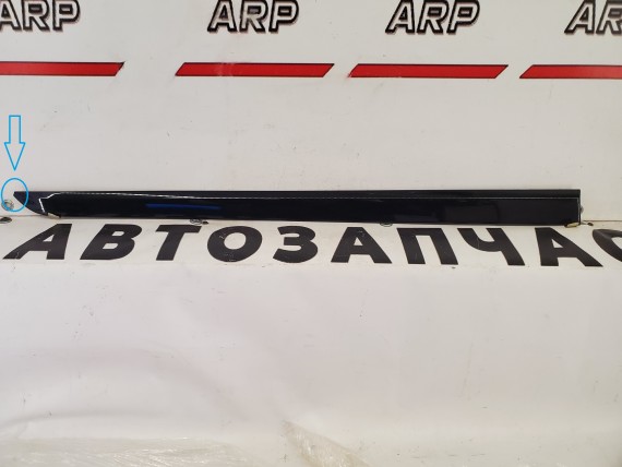 Молдинг передней правой двери Opel Astra H 2004-2014