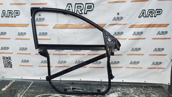 Рамка стекла двери правая Volkswagen Touareg 1 2002–2010