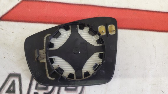 Зеркальный элемент правый Volkswagen Polo 5 2009-2020