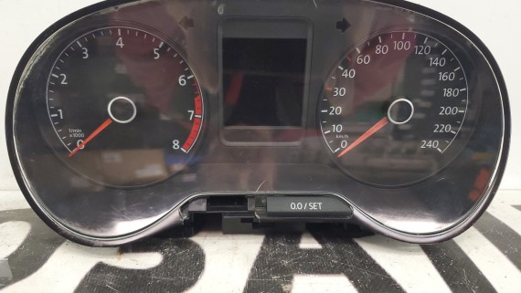 Панель приборов Volkswagen Polo 5 2015-2020