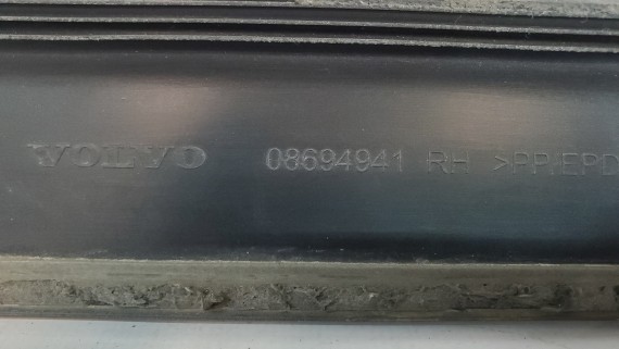 Молдинг задней правой двери Volvo XC90 2002-2015