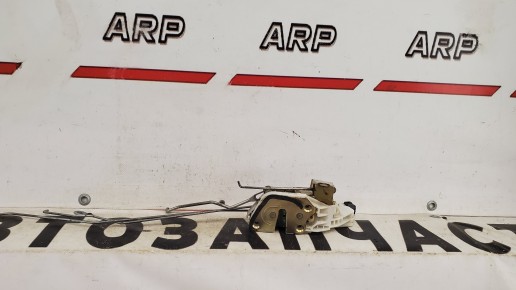 Замок двери передней правой Mitsubishi Lancer 9 2000–2003