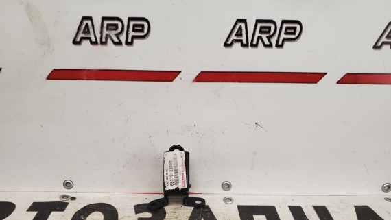 Петля двери задняя правая Toyota Rav4 V40 Camry XV70 2012-2019