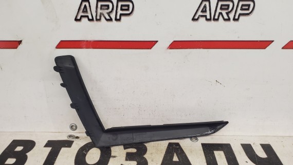 Накладка переднего бампера правая Skoda Octavia A8 2019-2023