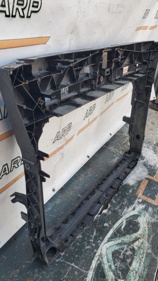 Рамка радиатора Skoda Karoq 2017-н.в.