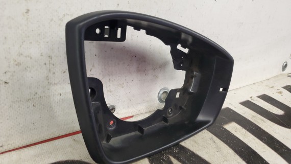Рамка зеркала правая Volkswagen Polo 5 2009-2020