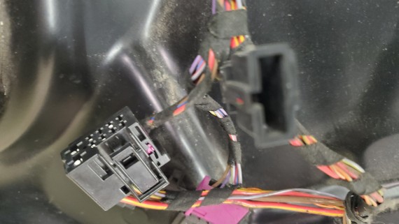 Панель двери передняя правая Volkswagen Touareg 1 7L 2006-2010 