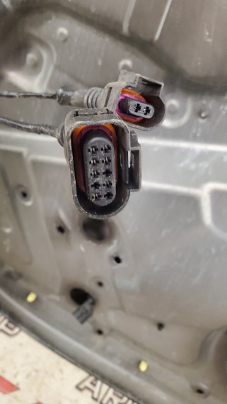 Панель двери передняя правая Volkswagen Touareg 1 7L 2006-2010 