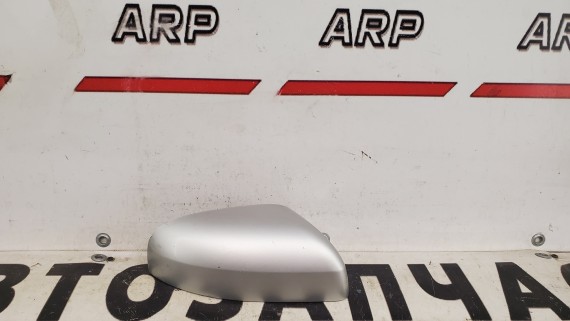 Крышка зеркала правая Volvo S60 2004-2006