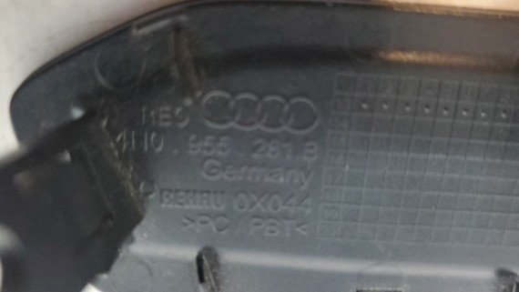 Крышка форсунки омывателя фар левая Audi A8 D4 2013-2018