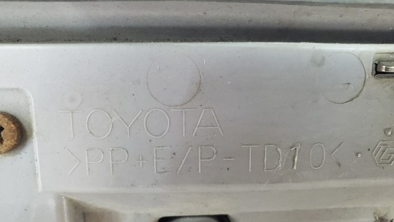 Молдинг задней левой двери Toyota Land Cruiser 200 2012-2015