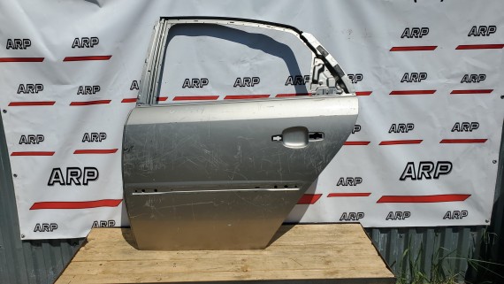 Дверь задняя левая Opel Vectra C HB 2002-2010