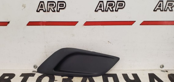 Решетка в бампер правая Ford Focus 2 2008-2011