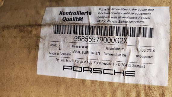 Молдинг двери задней левой Porsche Cayenne 958 2010–2018