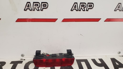 Стоп-сигнал Mitsubishi Pajero 3 1999-2006