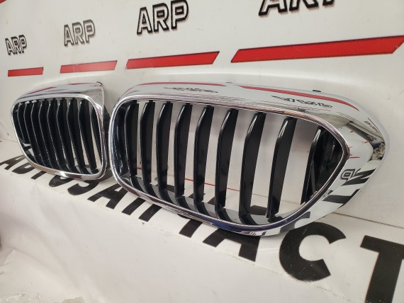 Решетка радиатора BMW 5 G30 2017-2020 дорестайлинг 
