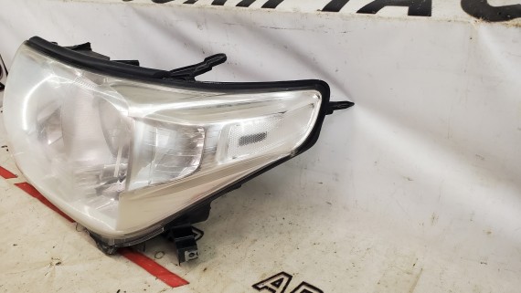 Фара левая Toyota Land Cruiser 200 2007-2012