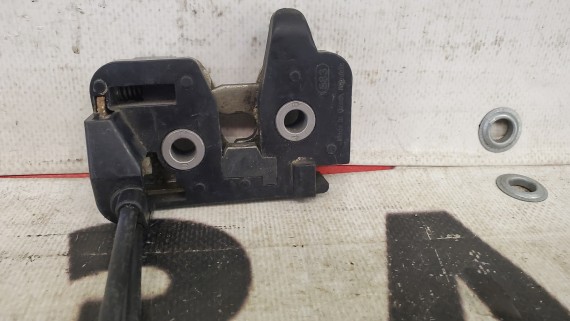 Замок багажника Ford Fiesta MK5 2002-2013