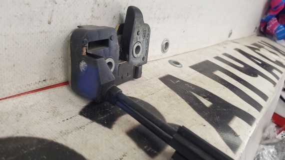 Замок багажника Ford Fiesta MK5 2002-2013