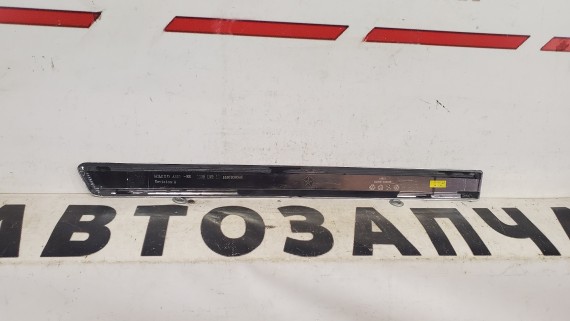 Накладка двери задней левой Jeep Grand Cherokee Wk2 2010–2022