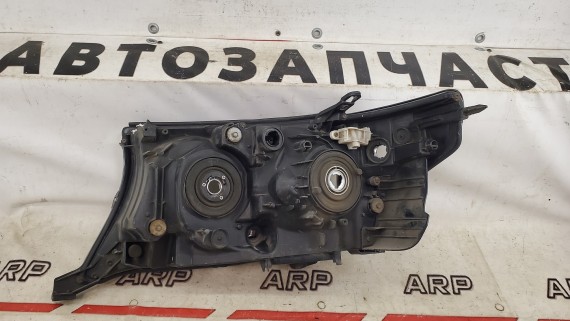 Фара правая Toyota Land Cruiser 200 2007-2012