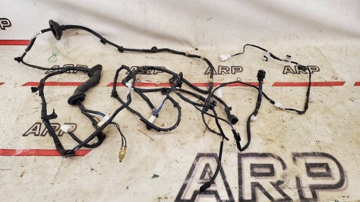 Проводка двери багажника Mitsubishi Pajero 4 2006–2021