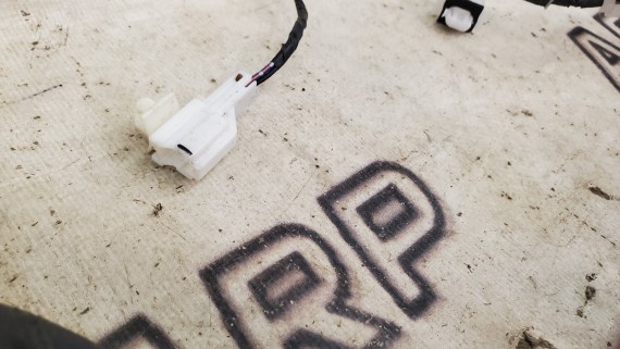 Проводка двери багажника Mitsubishi Pajero 4 2006–2021