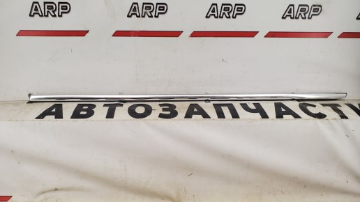 Молдинг стекла передний левый Volkswagen Passat B6 2005–2010