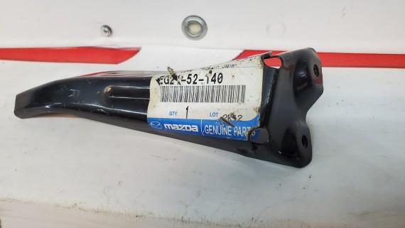 Кронштейн крыла передний правый Mazda CX7 2006-2012