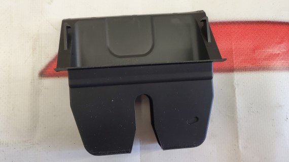Кожух замка багажника Ford Focus 2 C-MAX 2007-2011