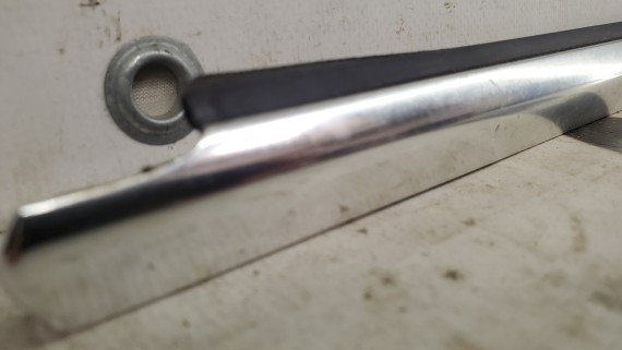 Молдинг стекла задний левый Volkswagen Passat B6 2005–2010