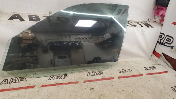 Стекло двери переднее левое BMW 3 E46 1998–2006