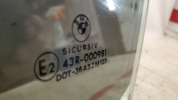 Стекло двери переднее левое BMW 3 E46 1998–2006