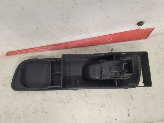Кнопка стеклоподъемника Volkswagen Tiguan 1 2006-2016