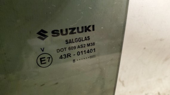 Стекло двери заднее левое Suzuki Vitara 2014-2025