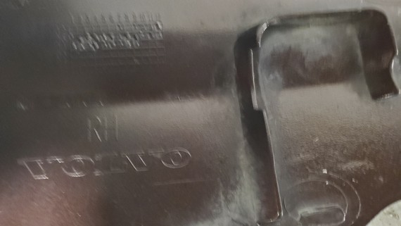 Крышка зеркала правая Volvo XC-60 2013-2017