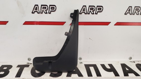 Брызговик передний правый Ford Focus 2 2005-2011