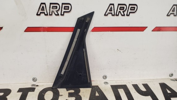 Накладка стойки двери задней левой Infiniti FX QX S51 2008-2012