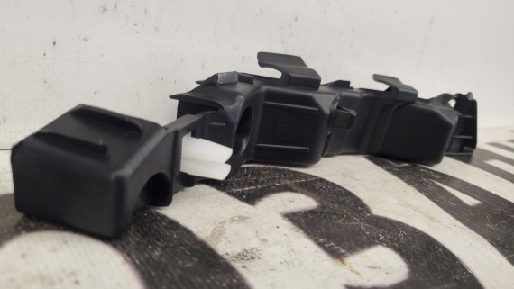 Кронштейн переднего бампера левый Kia Sportage 3 2010-2014