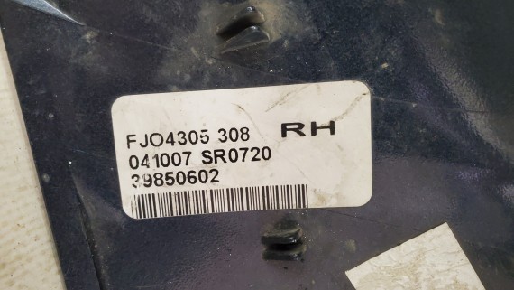 Крышка зеркала правого Volvo S40 C30 V50 S60 V70 2000-2009