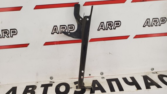 Кронштейн замка капота Toyota Corolla 120 E120 E12 2003-2007