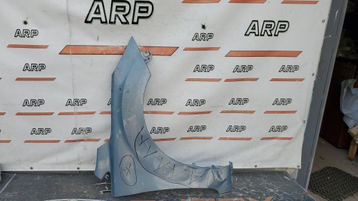 Крыло переднее правое Ford Focus 2 2008-2011