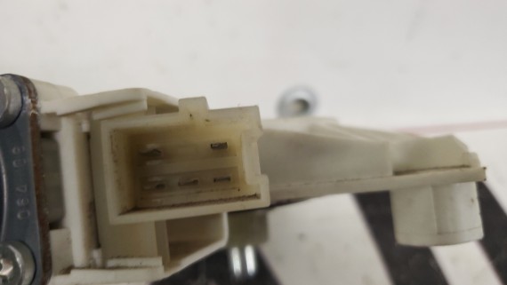 Моторчик стеклоподъемника передний левый Mercedes-Benz C-Class W204 2007-2015