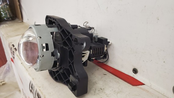 Линза правой фары BMW 3 E90/E91/E92 2005-2012